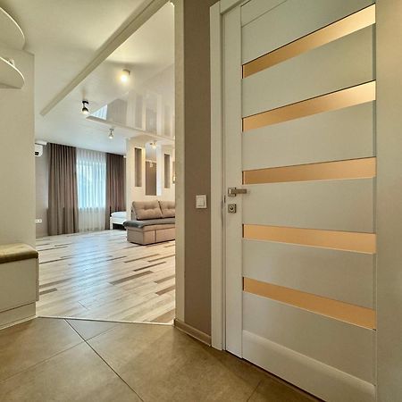 Apartpoltava Розкішна Студія З Кутовою Ванною, 1-Й Будинок Біля Корпусного Парку, Панорамний Балкон Eksteriør bilde