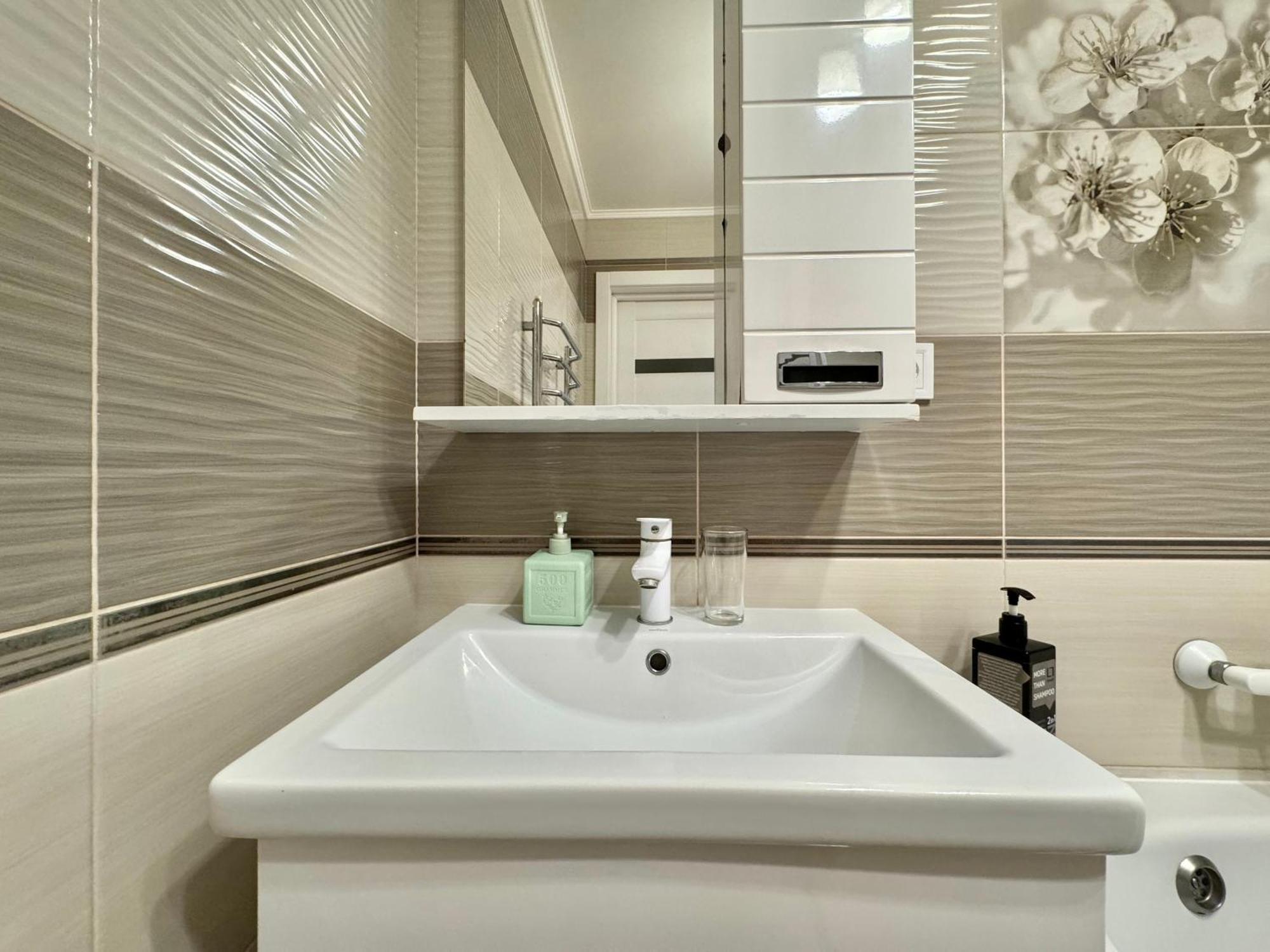 Apartpoltava Розкішна Студія З Кутовою Ванною, 1-Й Будинок Біля Корпусного Парку, Панорамний Балкон Eksteriør bilde
