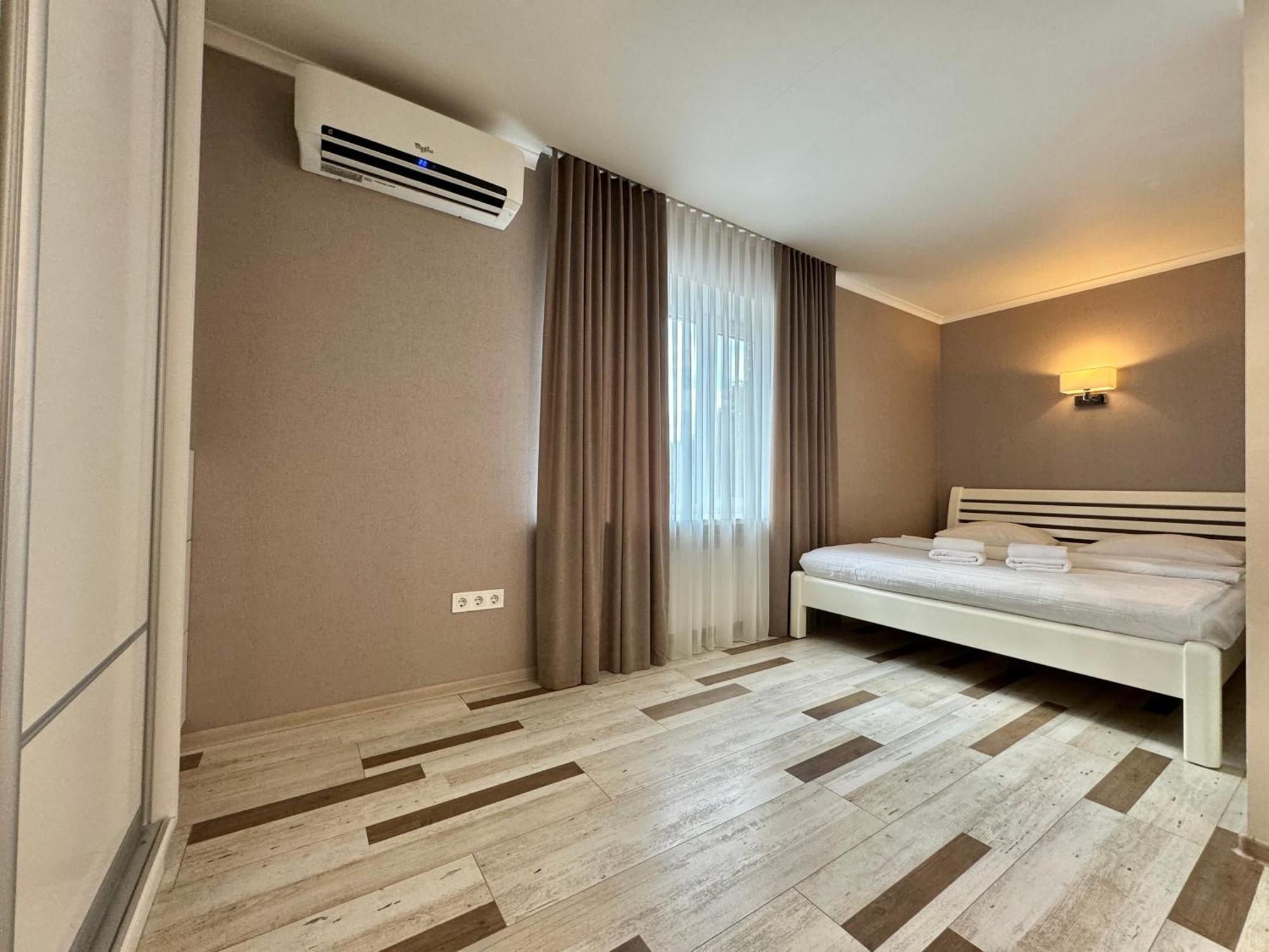 Apartpoltava Розкішна Студія З Кутовою Ванною, 1-Й Будинок Біля Корпусного Парку, Панорамний Балкон Eksteriør bilde