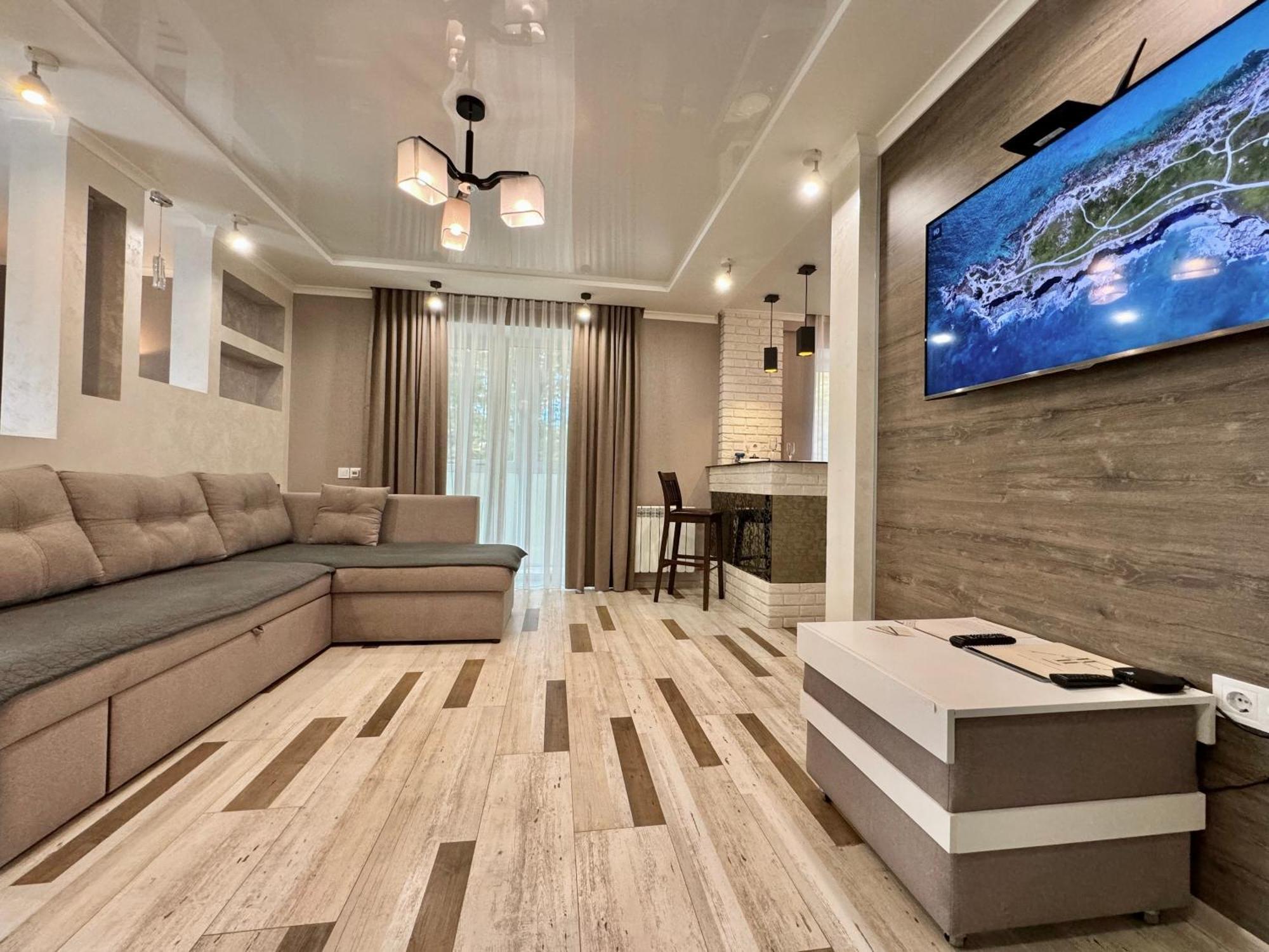 Apartpoltava Розкішна Студія З Кутовою Ванною, 1-Й Будинок Біля Корпусного Парку, Панорамний Балкон Eksteriør bilde