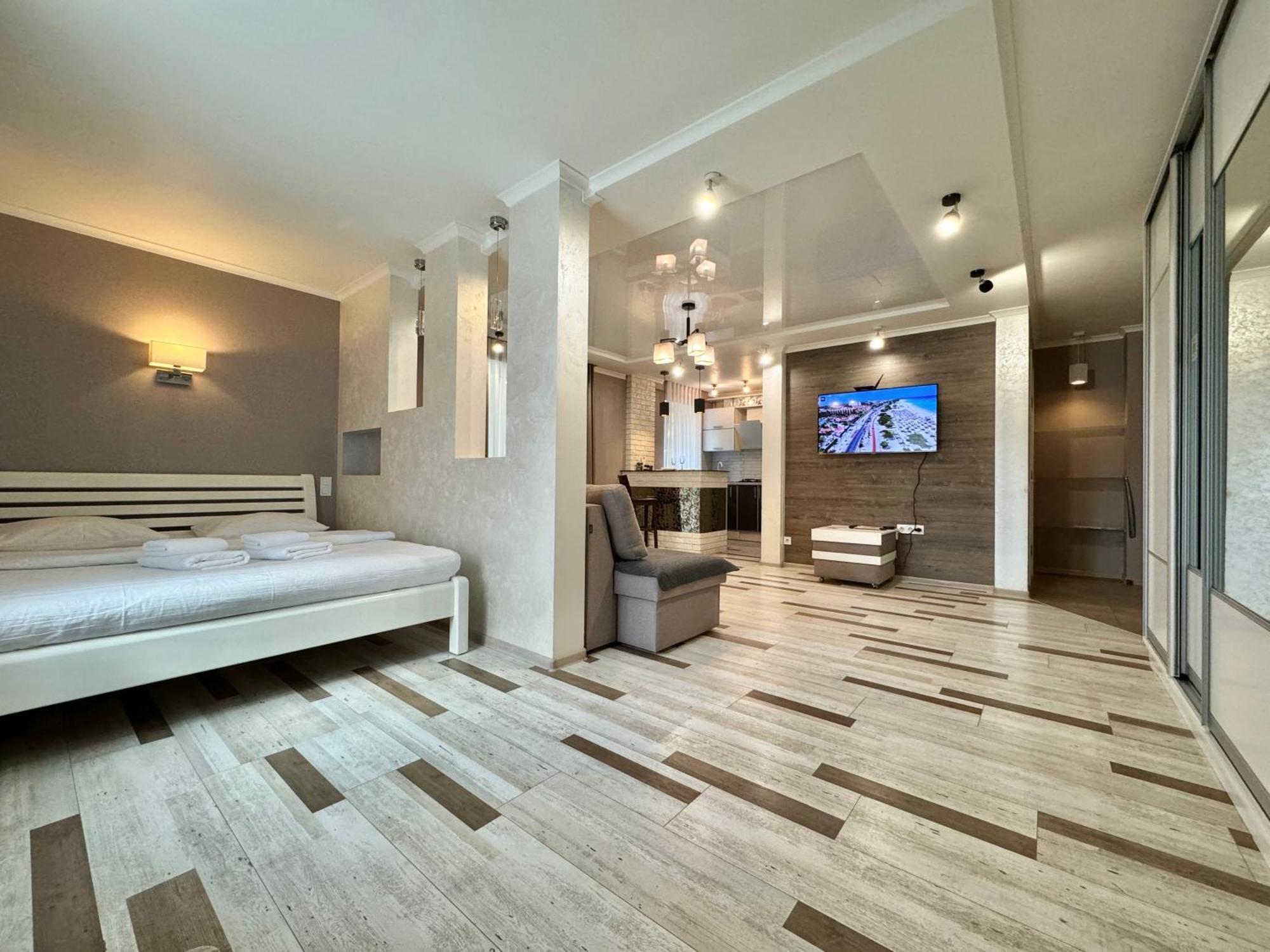 Apartpoltava Розкішна Студія З Кутовою Ванною, 1-Й Будинок Біля Корпусного Парку, Панорамний Балкон Eksteriør bilde